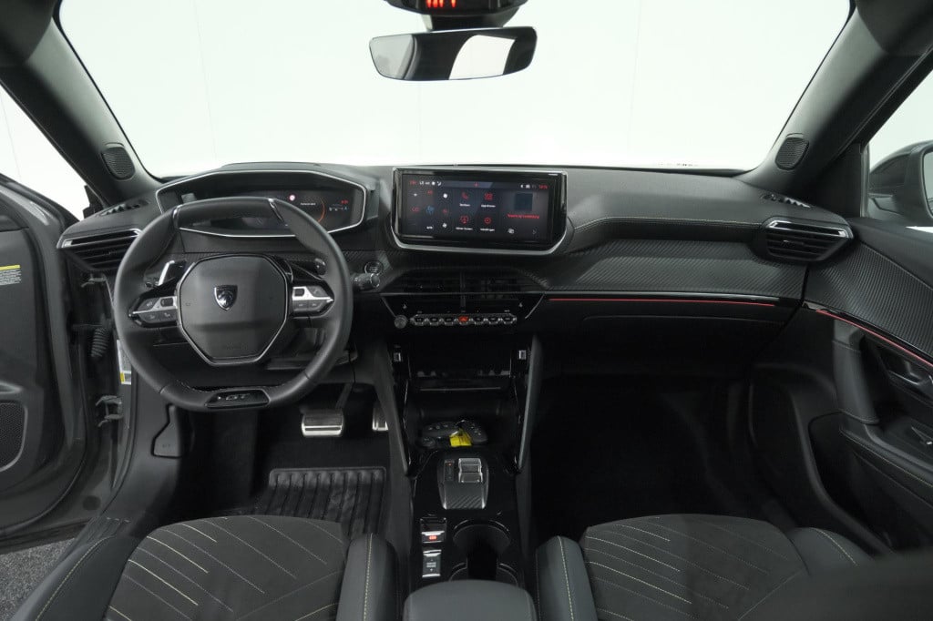 Peugeot 2008 puretech 130 eat8 gt | 360 camera | adaptieve cruise control |