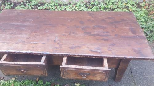 Zware salontafel met 2 laden