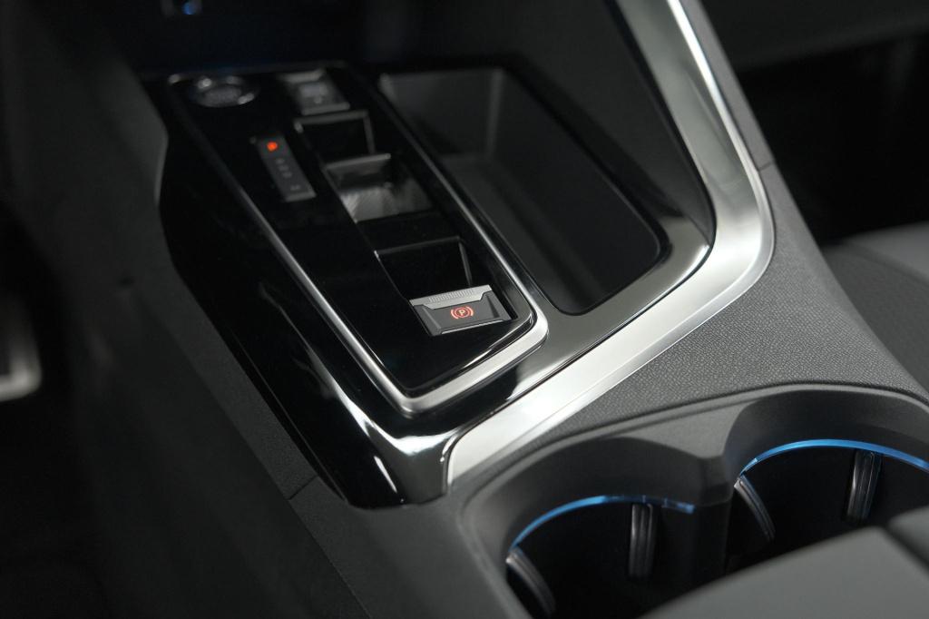 Peugeot 3008 1.2 hybrid 136 gt | 360 camera | adaptieve cruise control | el