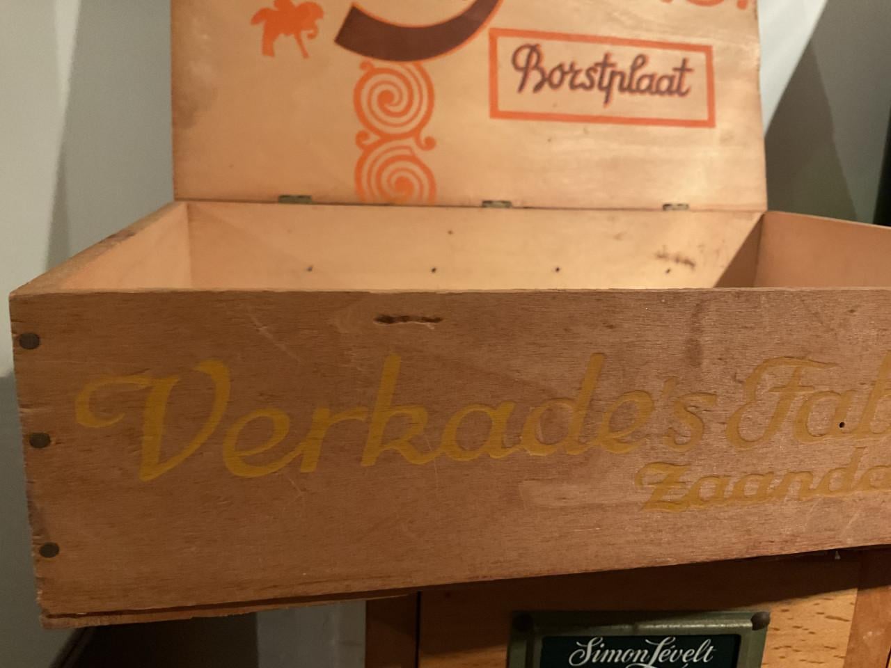 Houten kist Verkade borstplaat 1962