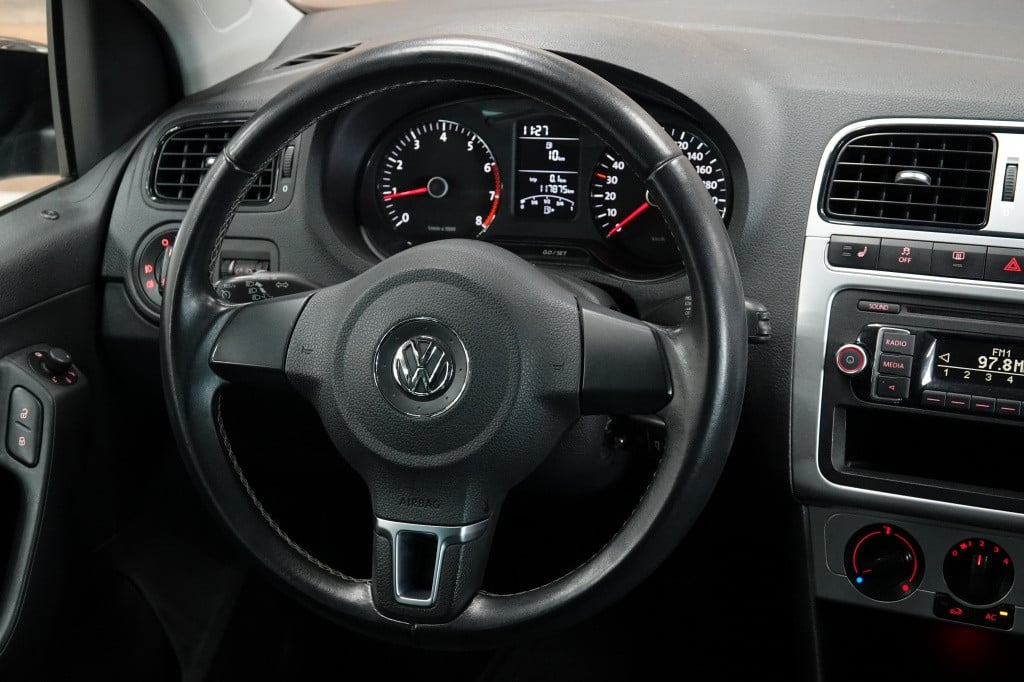 Volkswagen Polo 1.2-12v comfortline | cruise | pdc | airco |