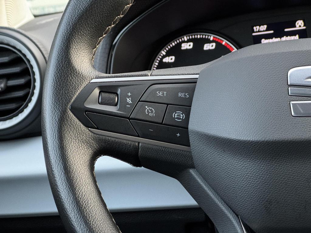 Seat Arona 1.0 tsi style nl-auto, allseason banden!