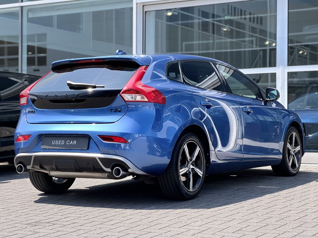 Volvo V40 t3 153pk nordic+sport| standkachel| trekhaak| navi| r-design