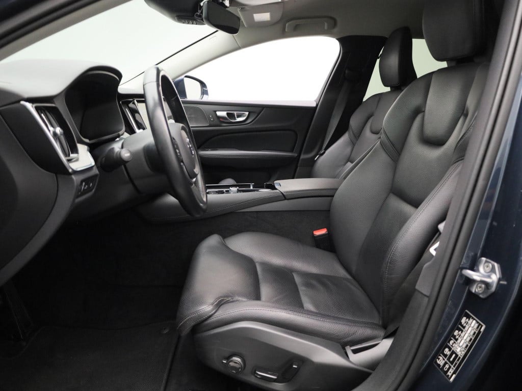 Volvo V60 2.0 t6 recharge awd inscription | automaat | lmv | trekhaak | led
