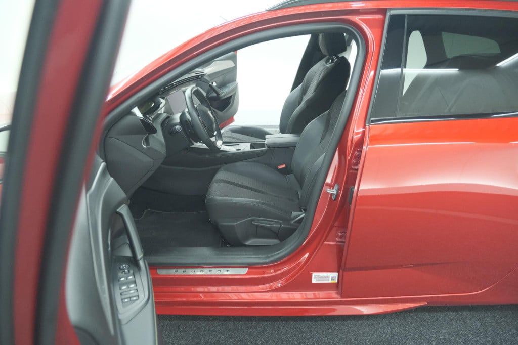 Peugeot 308 sw 1.6 plug-in hybrid 225 gt | focal audio | 360 camera | adapt