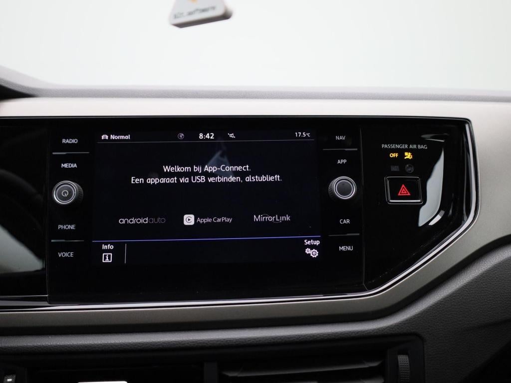 Volkswagen Polo 1.0 tsi comfortline business | parkeer sensoren | navigatie