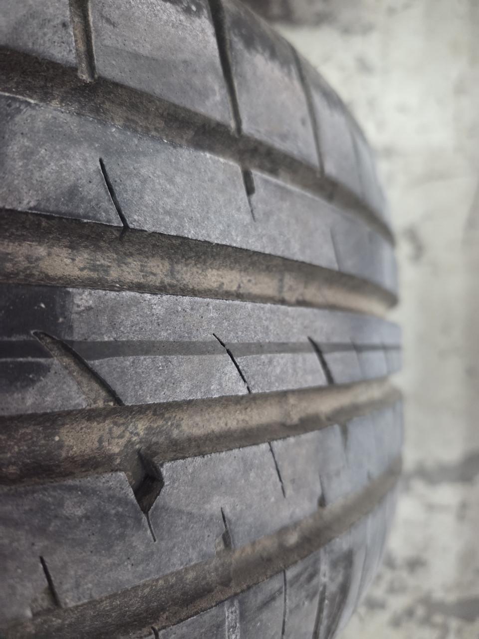 225-40-18 Goodyear Run Flat