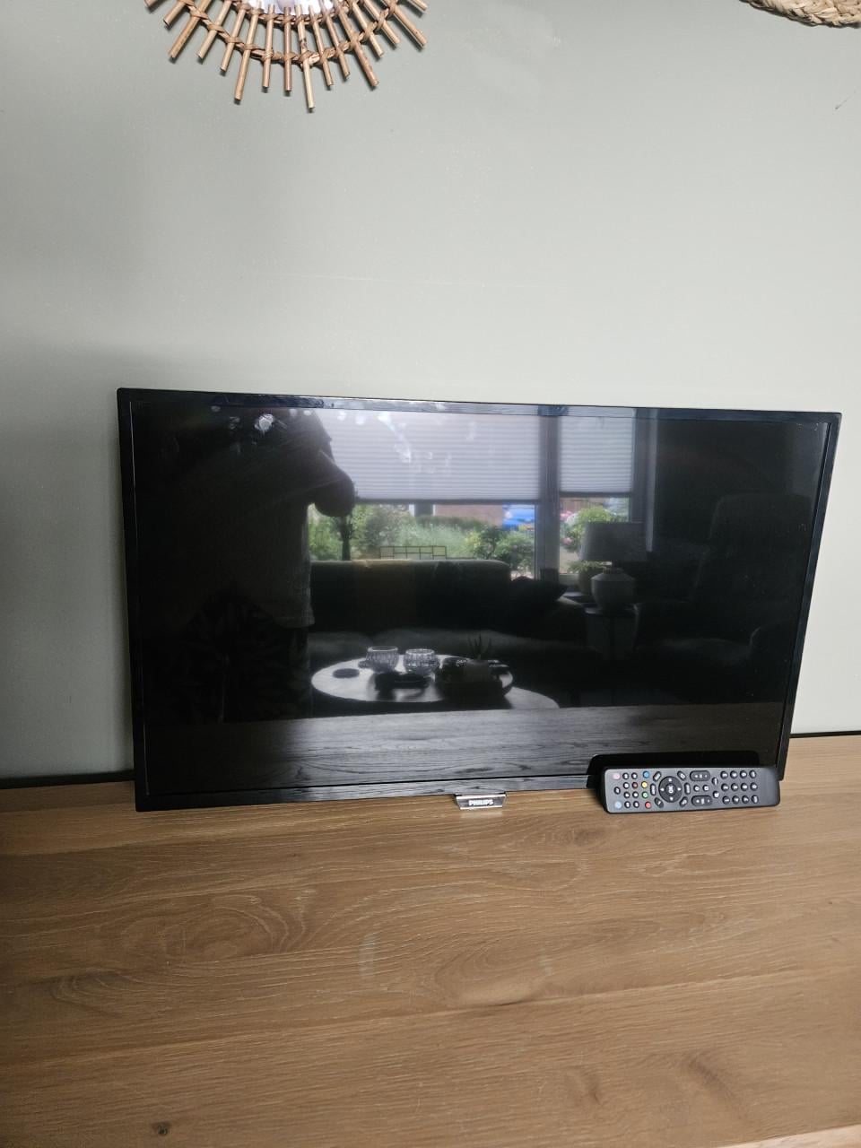 Tv met muursteun