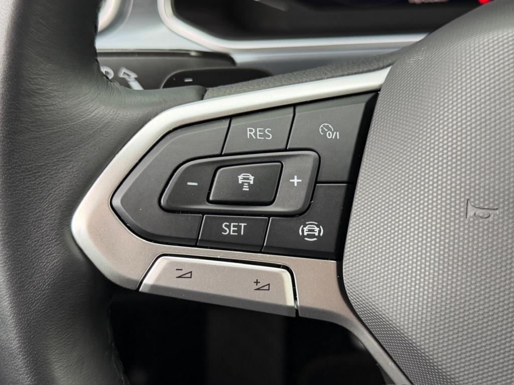 Volkswagen T-roc 1.5 tsi 150pk dsg style | trekhaak | navi | iq light | ada