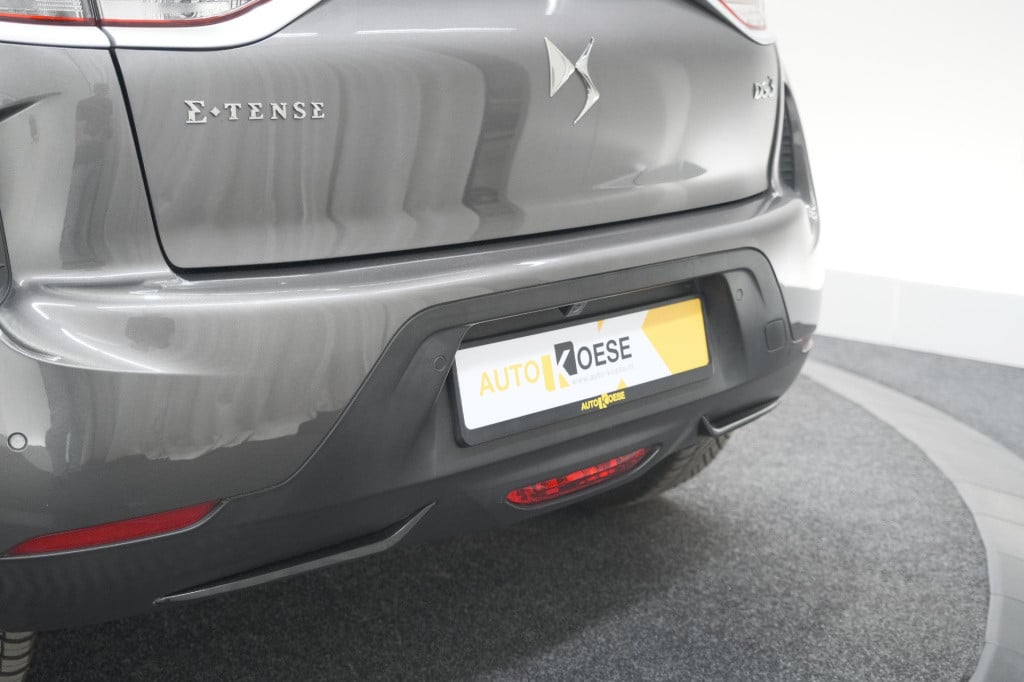 Ds Ds 3 crossback 50 kwh e-tense so chic | camera | dodehoekdetectie | head
