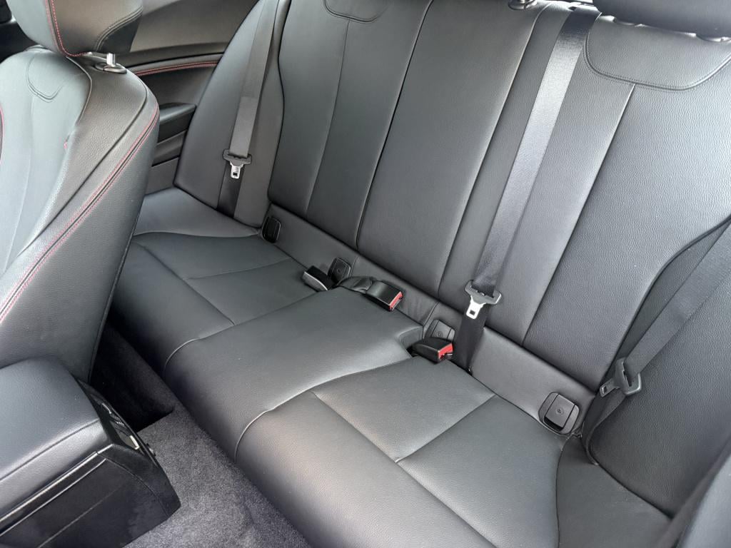 BMW 1 Serie 114i executive business+ 3-drs