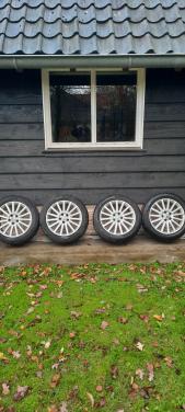 Volvo S80 II / V70 17 inch lichtmetalen velgen met goeie zomerbanden