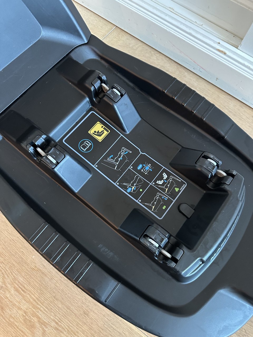 Maxi-Cosi Pebble Pro + FamilyFix3 Isofix base