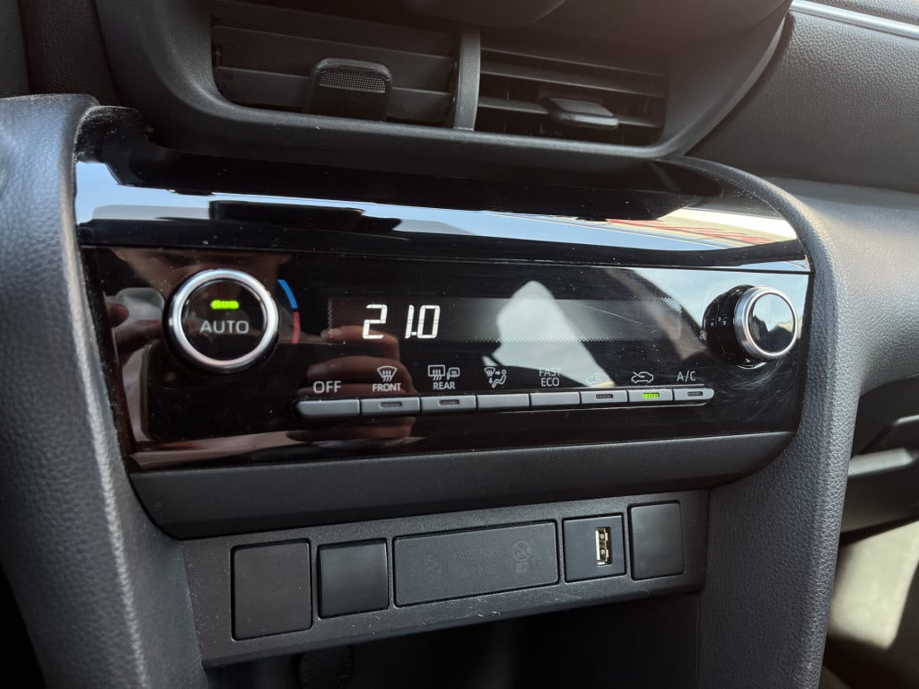 Toyota Yaris Cross 1.5 hybrid dynamic | camera | acc | carplay | keyless