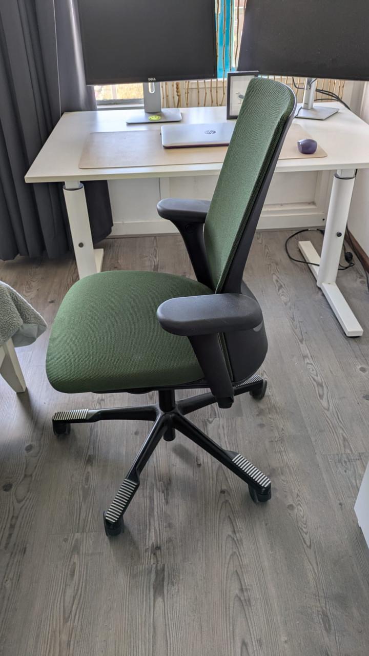 Bureaustoel van kwaliteitsmerk HAG (model Futu)