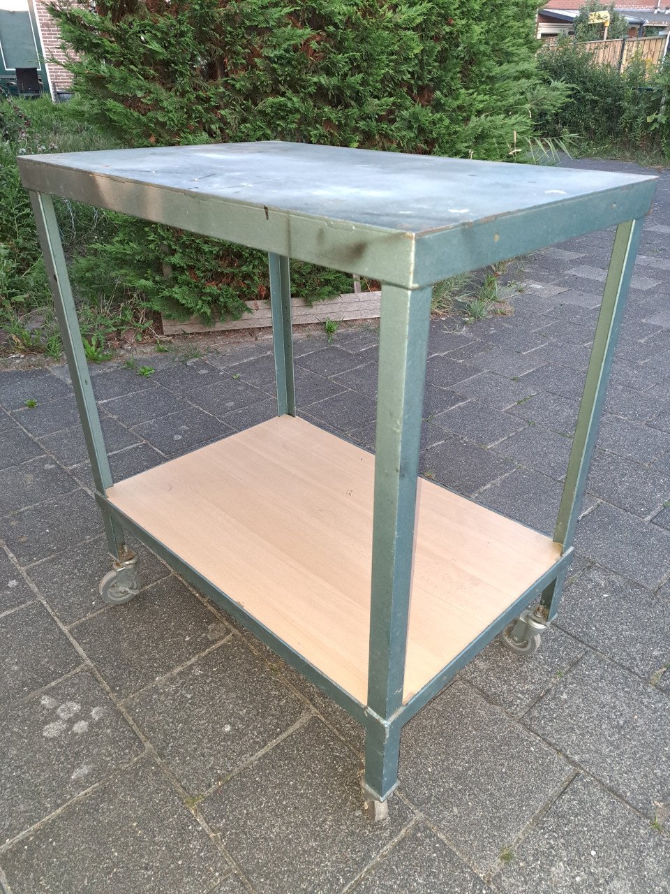 Stalen werktafel verrijdbaar