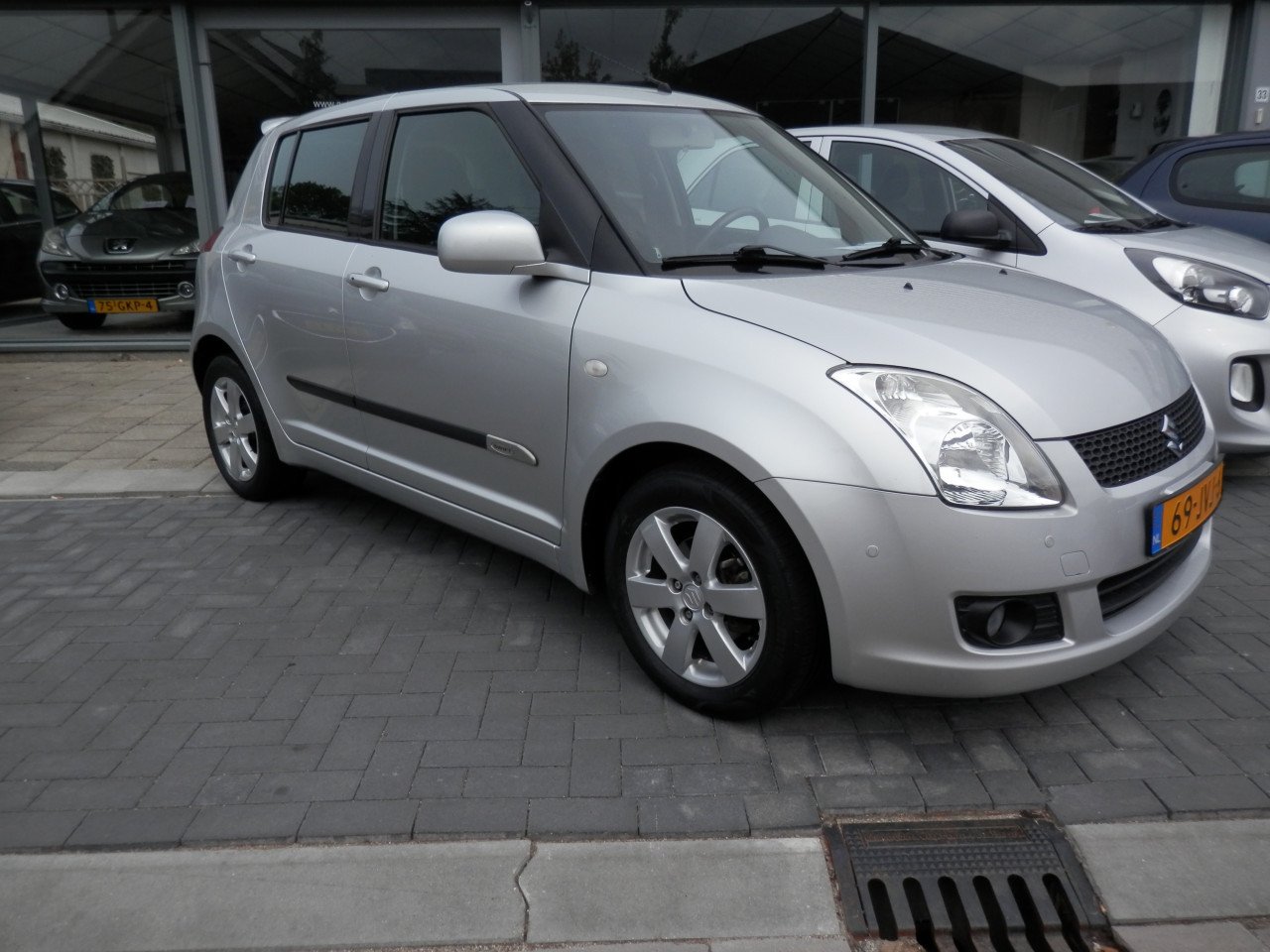 Auto Garant Biedt Aan: Suzuki Swift 1.3 Bandit