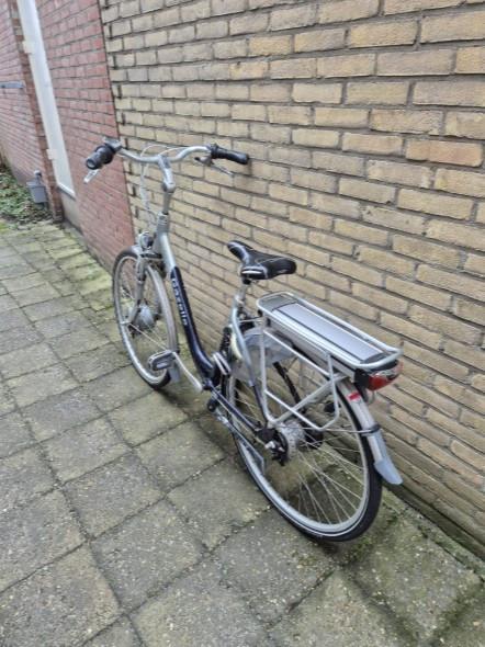 Nette Gazelle E-Bike in goede staat en nieuwe banden.