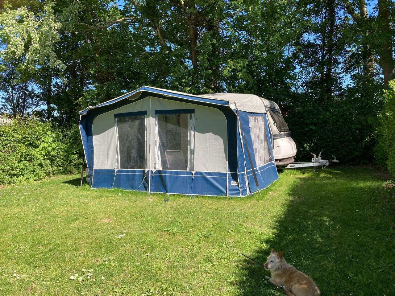 Hobby 400 met badkamer en rondzit
