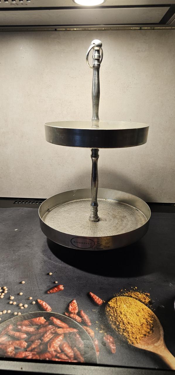 Riverdale etagere zgan