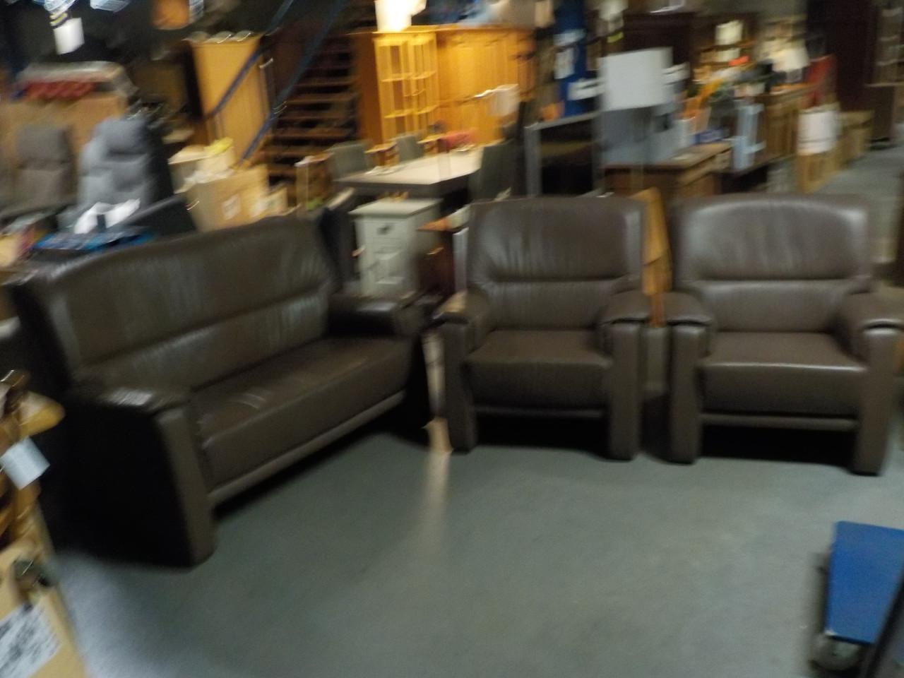 Mooie kwaliteit 2 + 1 + 1 zits in zeer goede staat