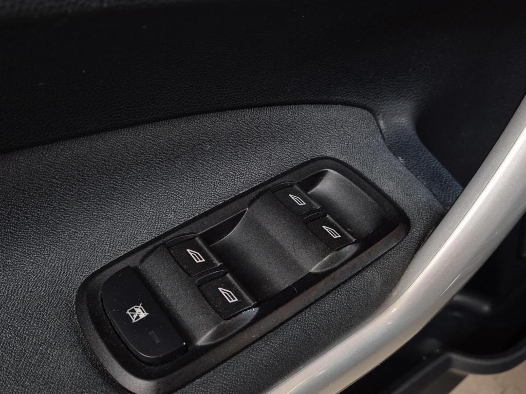 Ford Fiesta 1.25 titanium / keyless / cruisecontrol / nieuwe distriebutieri