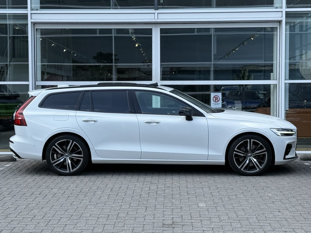 Volvo V60 t6 340pk recharge r-design| panodak| adap.cruise| 360 camera