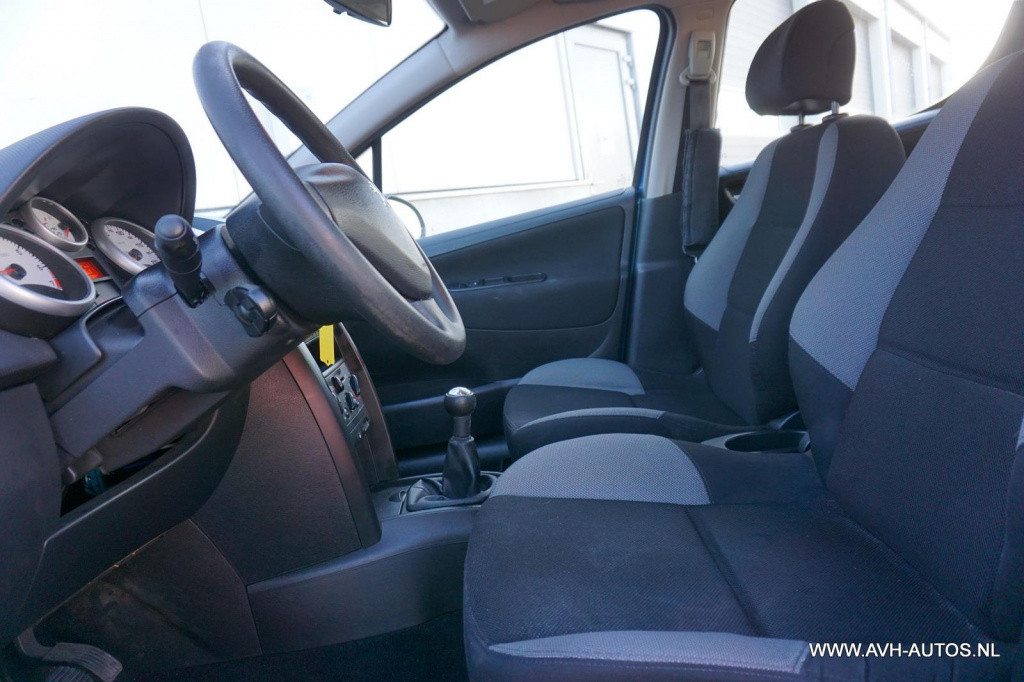 Peugeot 207 1.4-16v color-line