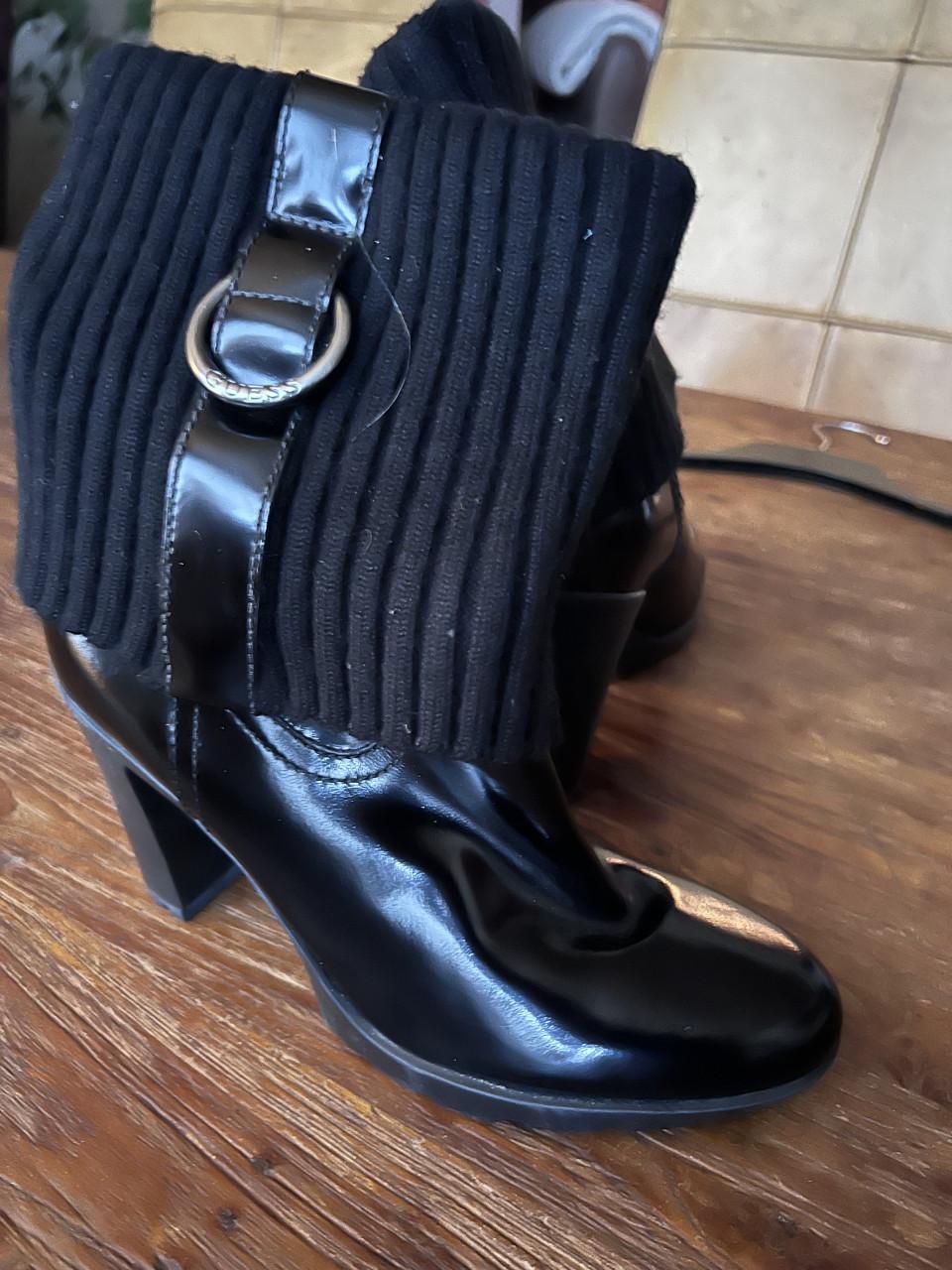 Mooie GUESS laarsjes MT 39