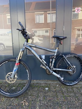 Trek Fuel EX8 mountain bike