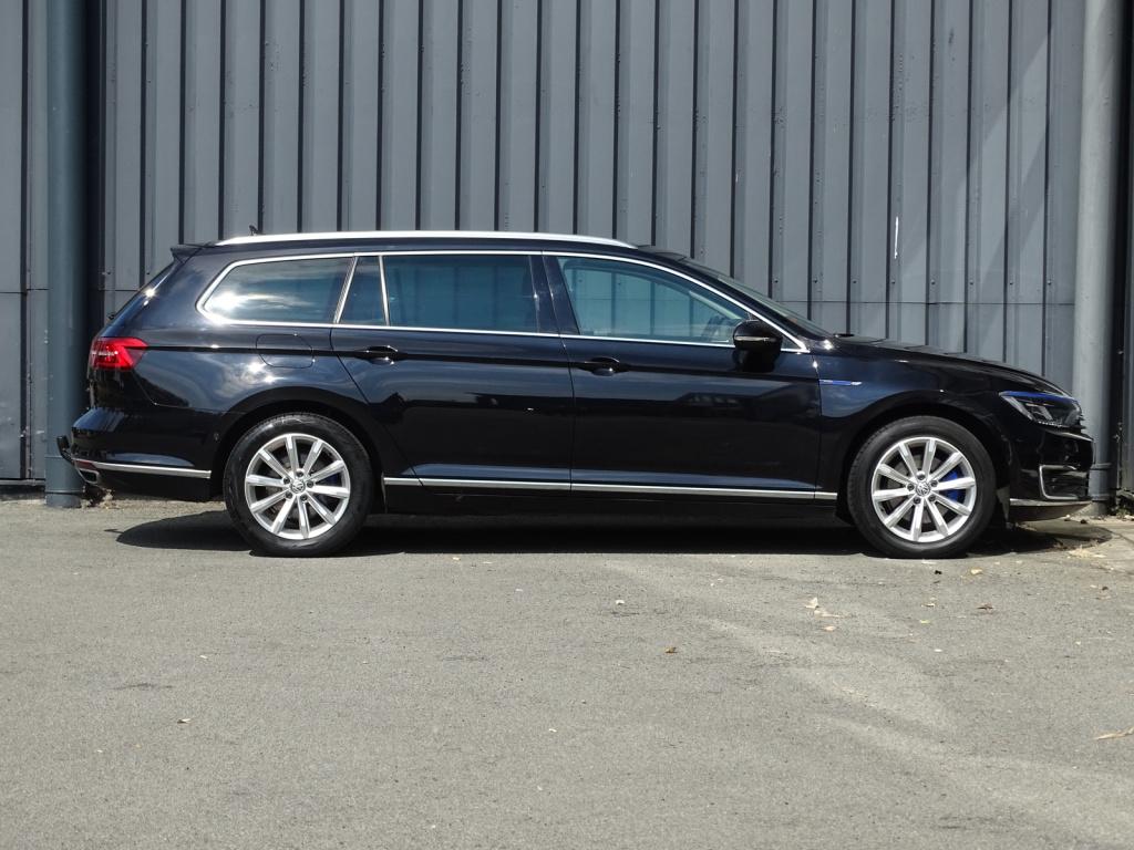 Volkswagen Passat variant 1.4 tsi gte connected series plus | pano | trekha