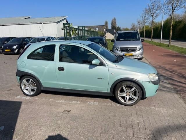 Opel Corsa 1.2-16v comfort