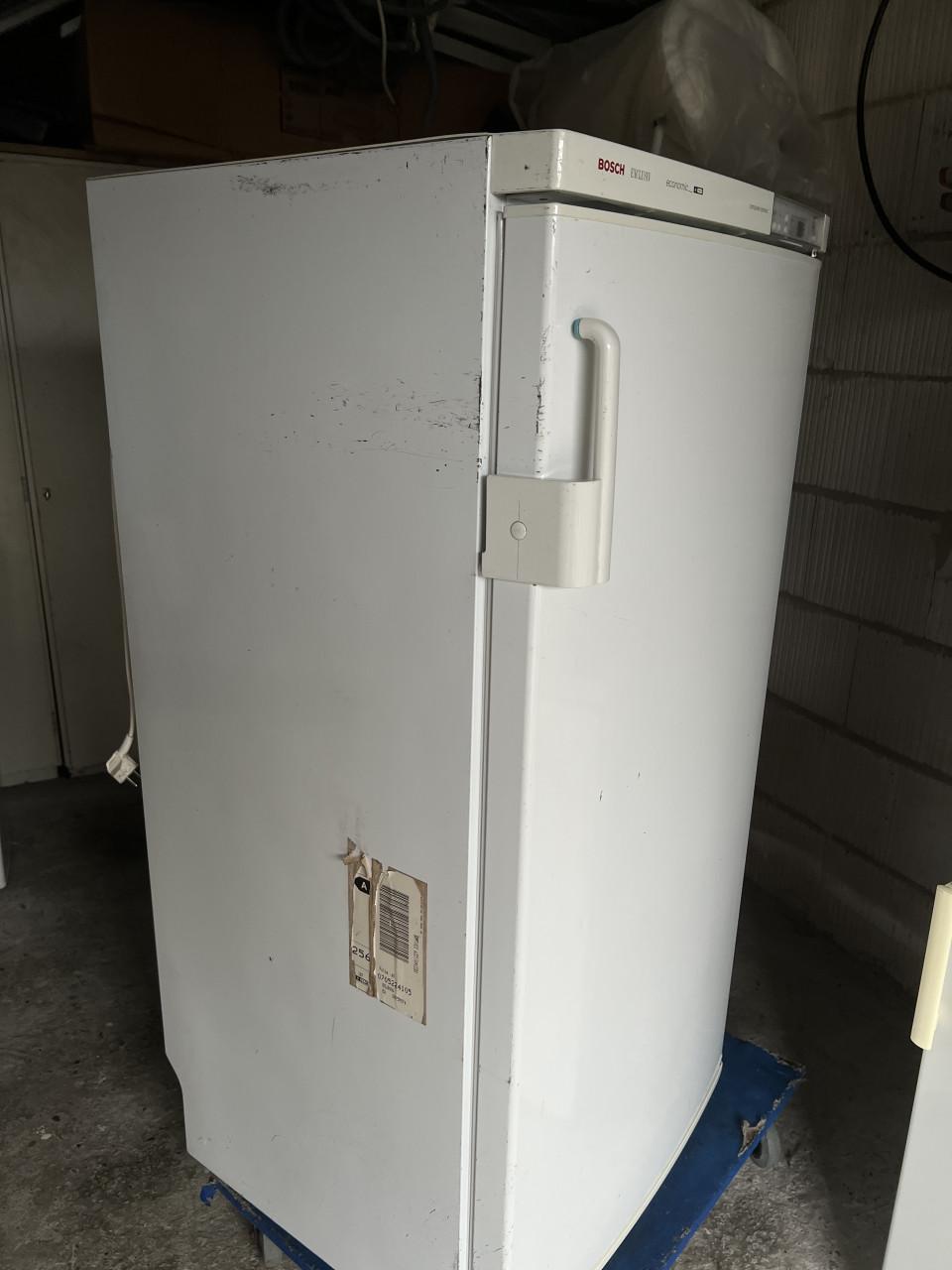 Bosch vrieskast 135x65x65 cm. Inhoud vriezer 220 liter