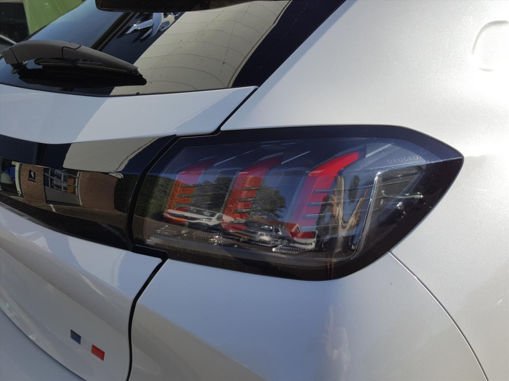 Peugeot 208 allure 1.2 pt-100pk navigatie | 3d-cockpit | cruise & climate |