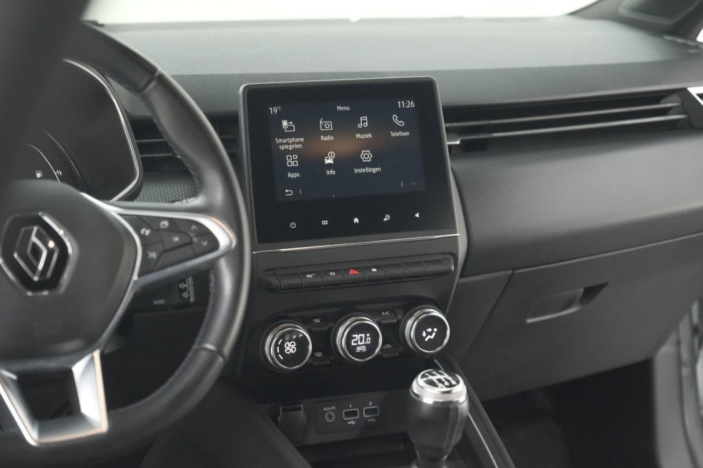 Renault Clio tce 100 intens | parkeersensoren | apple carplay | climate con