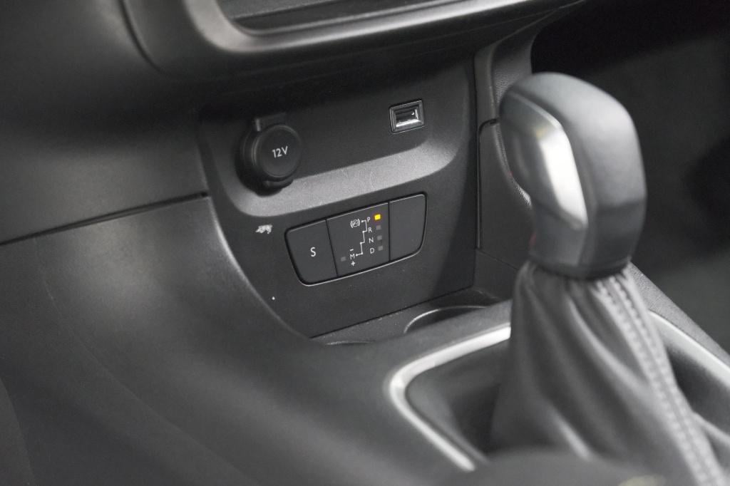 Citroen C3 puretech 110 eat6 business | trekhaak | camera | dodehoekdetecti