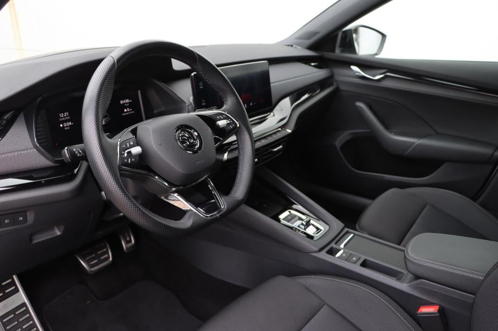 Skoda Octavia combi 1.4 tsi iv phev sportline business | soh 91,1% |