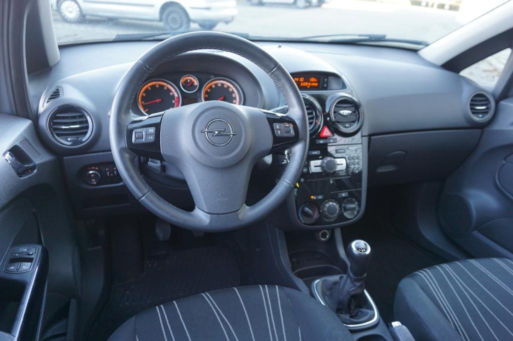 Opel Corsa 1.4-16v '111' edition airco / cruise / elektr. ramen / trekhaak