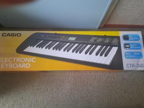 Casio keyboard CTK-240
