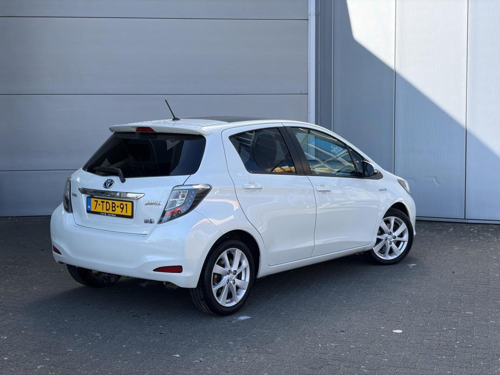 Toyota Yaris 1.5 full hybrid dynamic automaat, camera, panoramadak, navigat