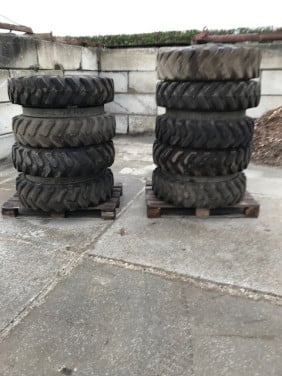 Graafmachine banden met velg  atlas 1404
