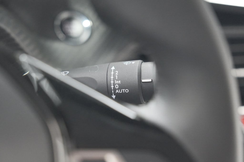 Peugeot 208 puretech 100 allure | adaptieve cruise control | camera | apple