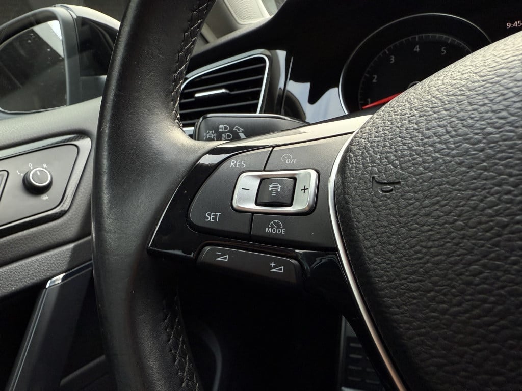 Volkswagen Golf 1.4 tsi highline // goed uitgeruste automaat //