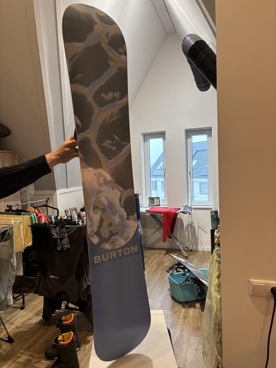 Snowboard burton met bindingen