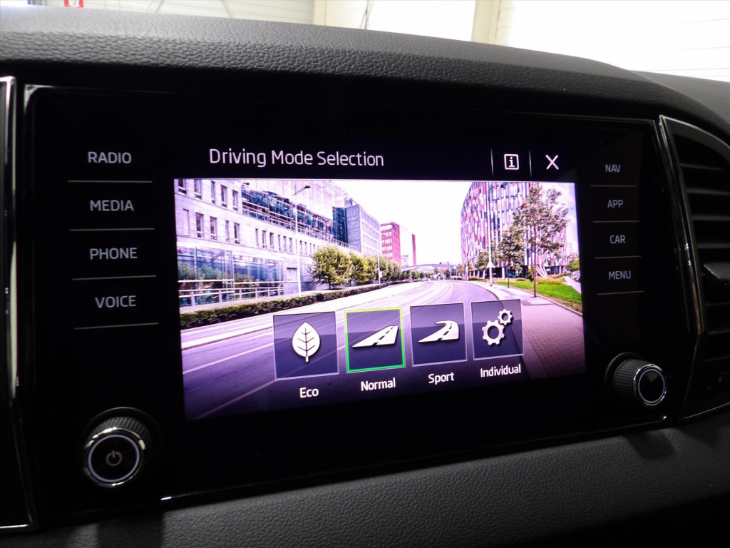 Skoda Karoq 1.5 tsi act greentech 150pk dsg-7 sportline
