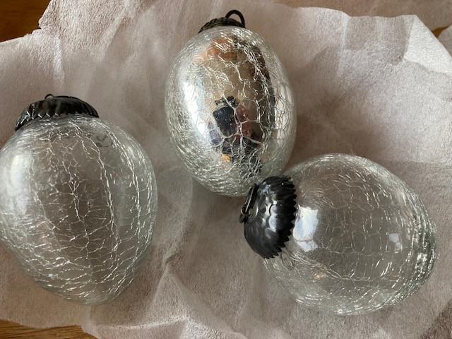 Servies Paasmokken, Paaskip en glazen eieren