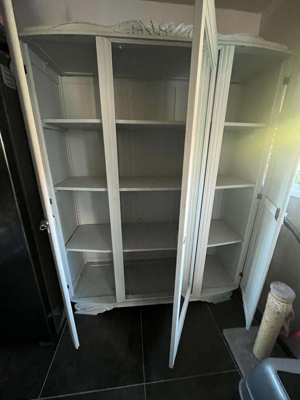 Opgeknapte antieke kast