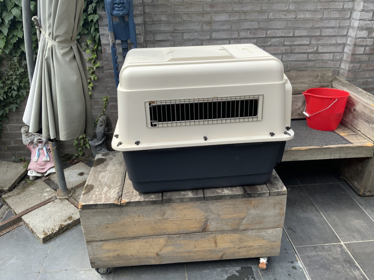 Te koop: Flinke reisbench 77x52x63
