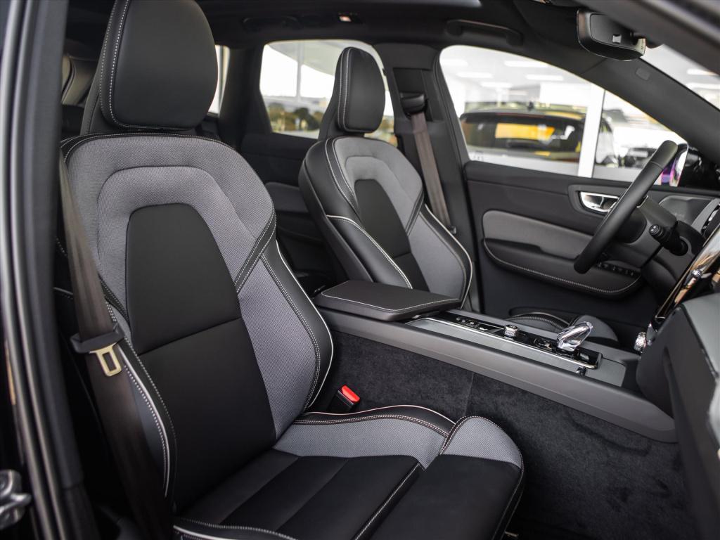 Volvo XC60 t6 plug-in hybrid 350pk aut awd plus black edition | harman kard