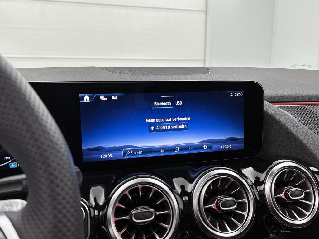 Mercedes-Benz Gla-klasse 250 e star edition amg line limited | dodehoek det